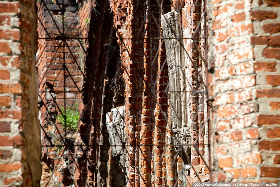 Заваренный вход и ажурные решетки: судьба кирхи в Знаменске после консервации