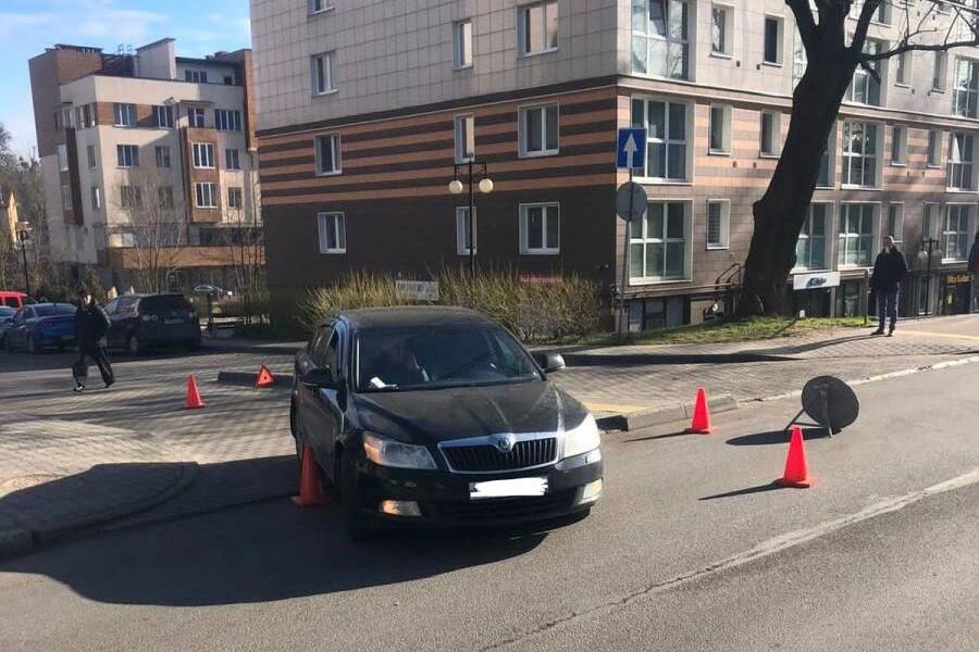 На ул. Гагарина выезжавший с прилегающей территории водитель сбил пешехода (фото)