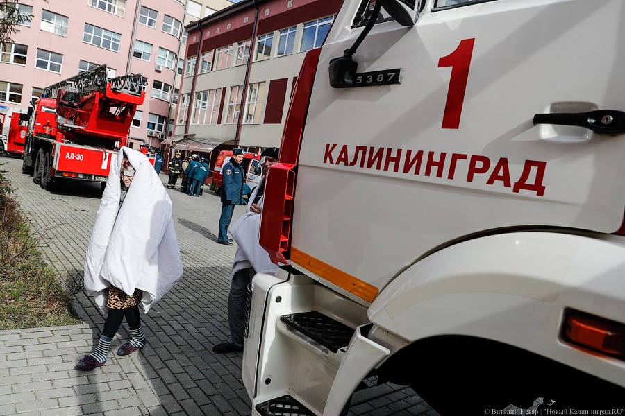 Полеты наяву: сотрудники МЧС «потушили» отделение микрохирургии глаза