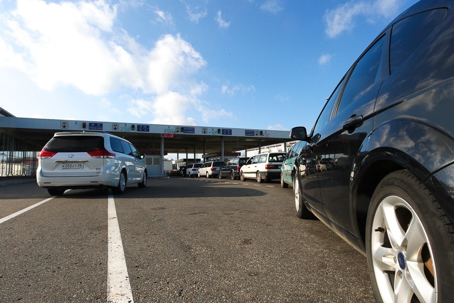 На выезде из области в Польшу скопились большие очереди