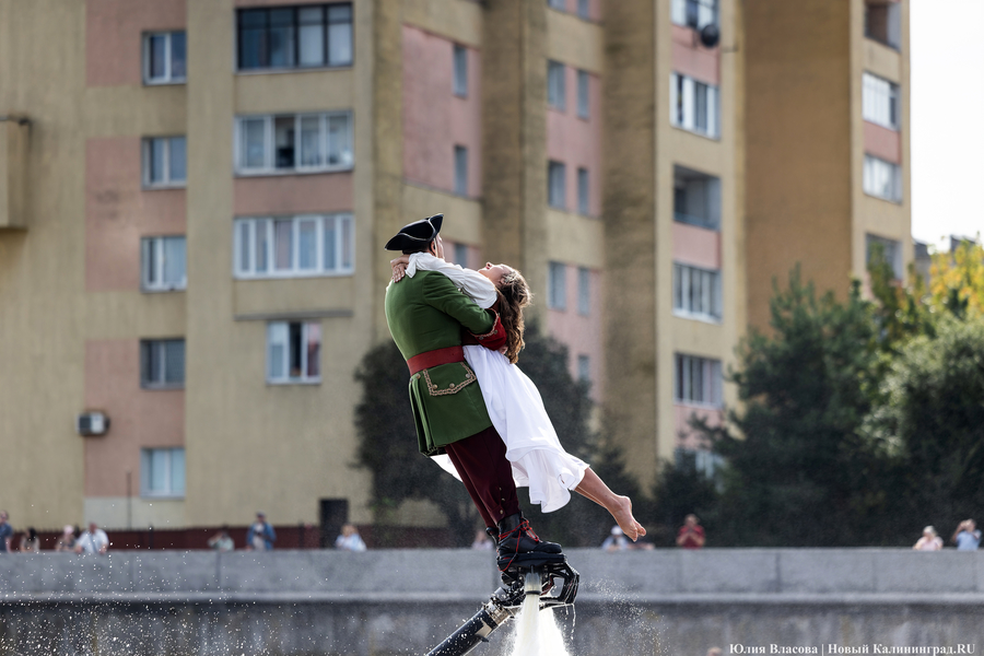 «Миля витязя», вальс байдарок и летающий моряк: как прошла «Водная ассамблея» (фото)