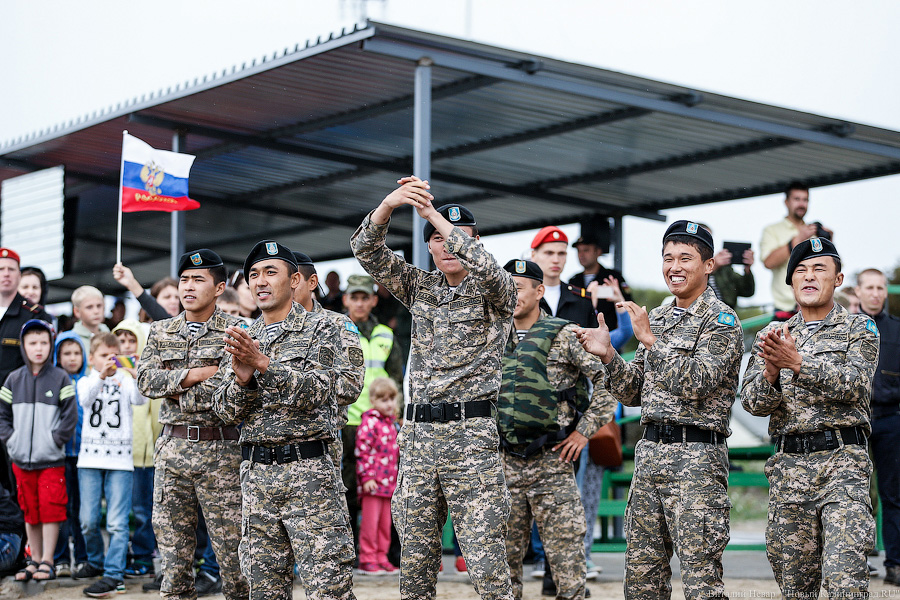 Море стрельб: как команды пяти стран в «Гонке преследования» соревновались