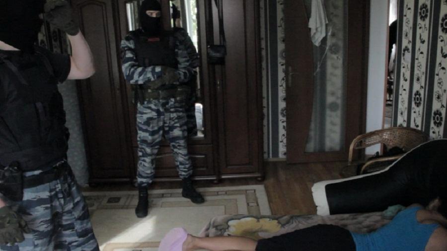 «С дозами в трусах»: под Гурьевском полиция накрыла банду женщин-наркодилеров