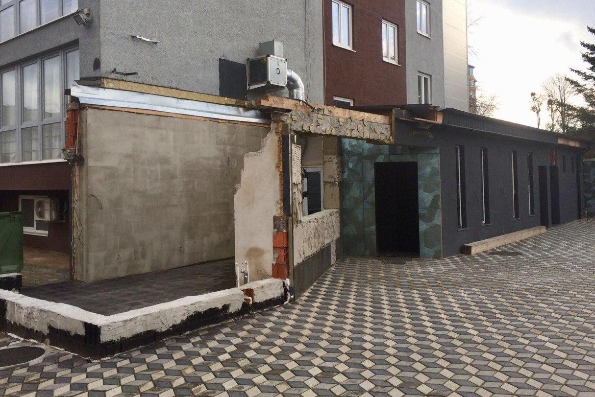 Суд потребовал приостановить возведение пристройки к гостинице «Турист» в Калининграде