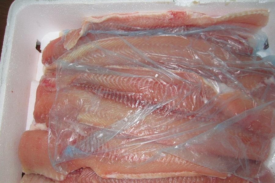 Таможня обнаружила у калининградца в машине 152 кг продуктов без сертификатов (фото)