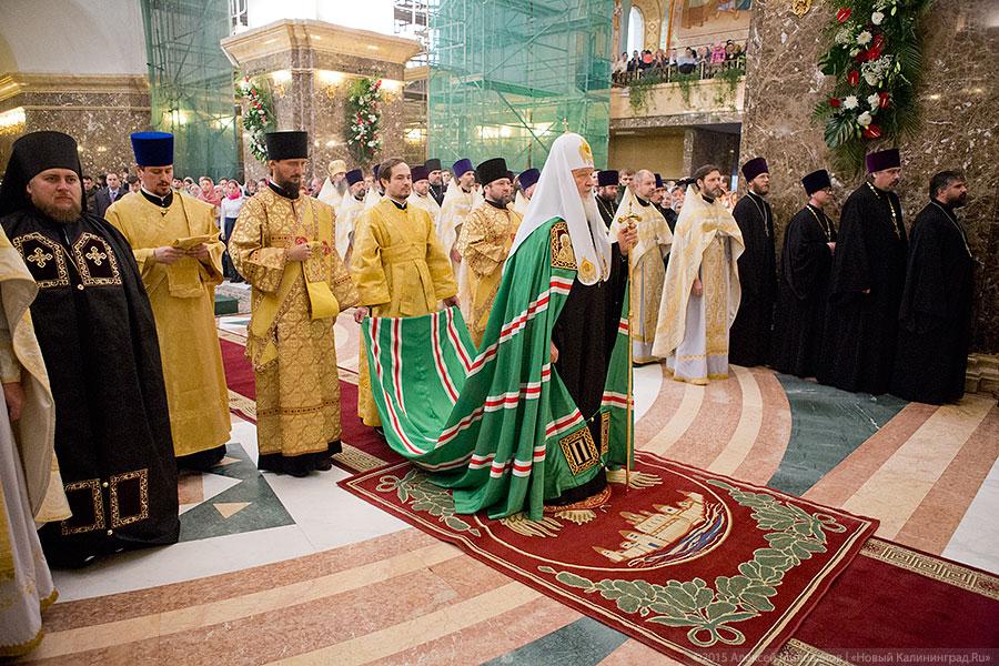 Юбилей мэра и зло одержимости: о чем патриарх Кирилл молился в Калининграде