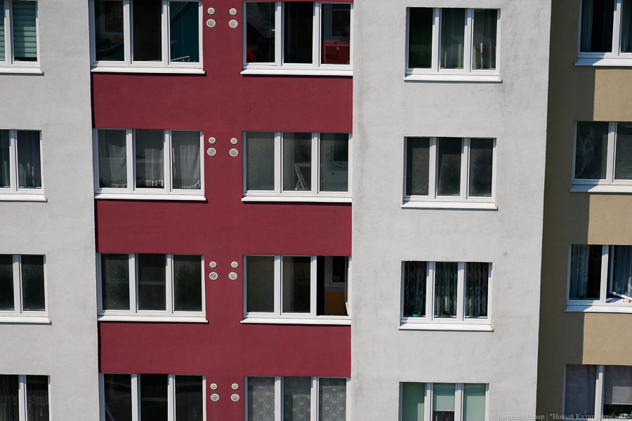 В Пионерском разбилась женщина, пытавшаяся спуститься по простыням с 5-го этажа