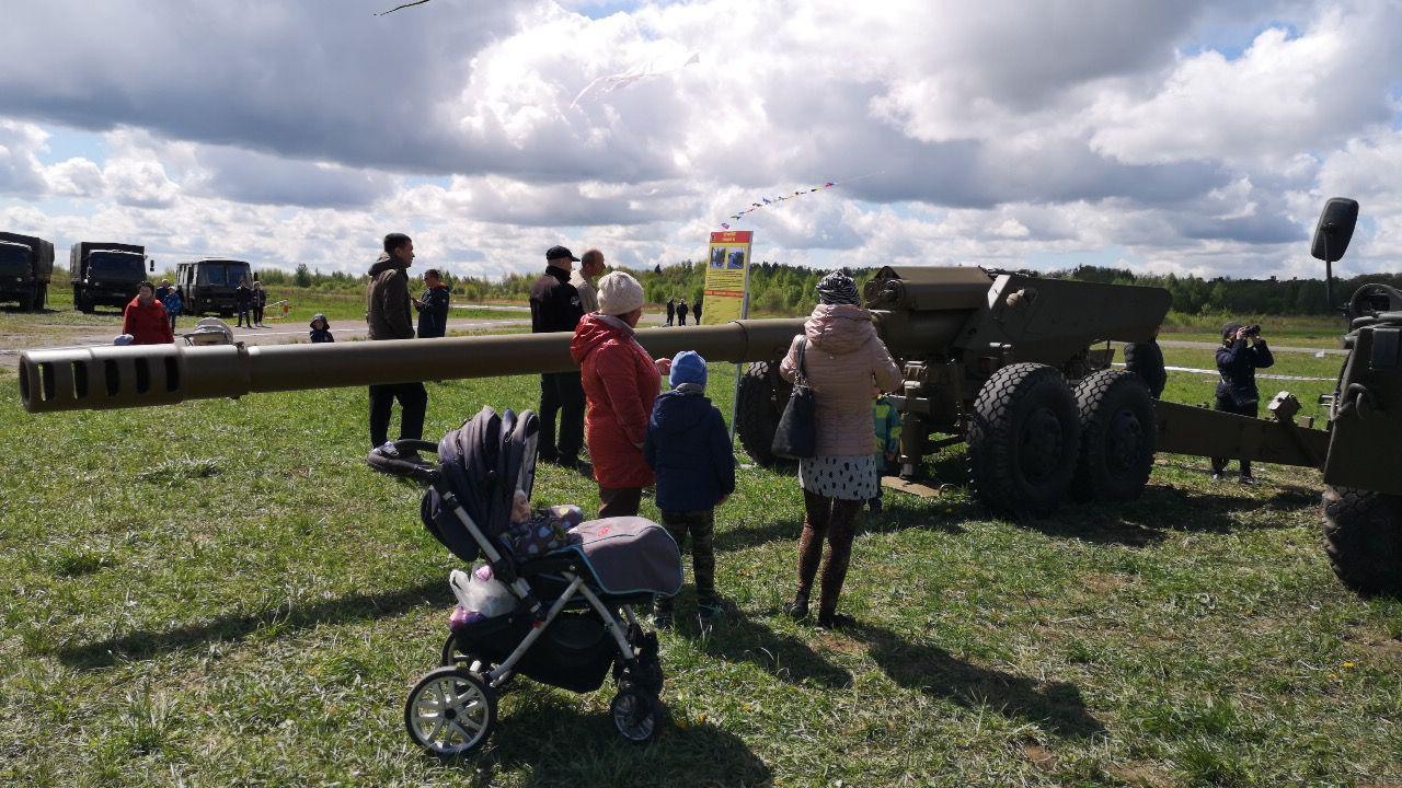 В гвардейском авиаклубе прошел фестиваль малой авиации (фото)