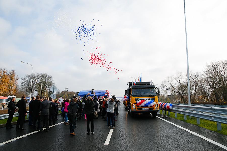 Посадить дерево и открыть трассу: как губернатор добрые дела делал