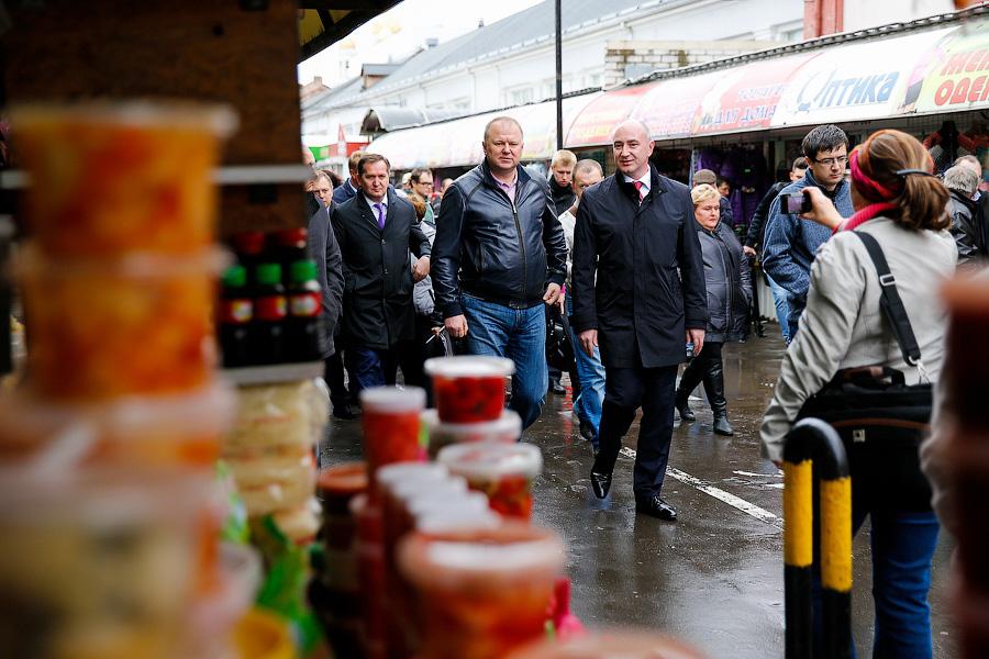 «Я вижу, цены выросли»: Николай Цуканов побывал на Центральном рынке города