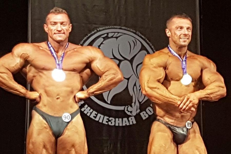 Сергей Копанцев на фото справа. Иллюстрация предоставлена агенством по спорту Калининградской области.