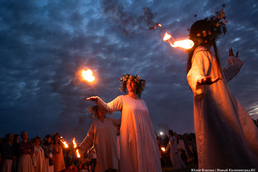 В свете пламени костра: как в Ушкуе отмечали праздник Ивана Купалы (фото)