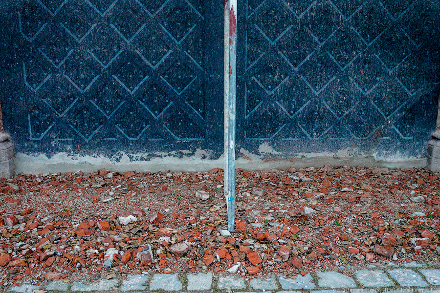 «Не можем делать один в один»: как реставрируют эскарповую стену Фридландских ворот