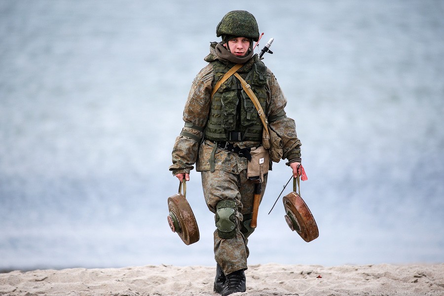 Горыныч и центнер тротила: саперы Балтфлота провели взрывные учения (фото)