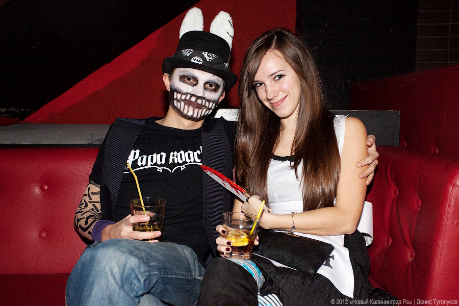 «Живее всех святых»: фоторепортаж с Хэллоуина на «Вагонке»