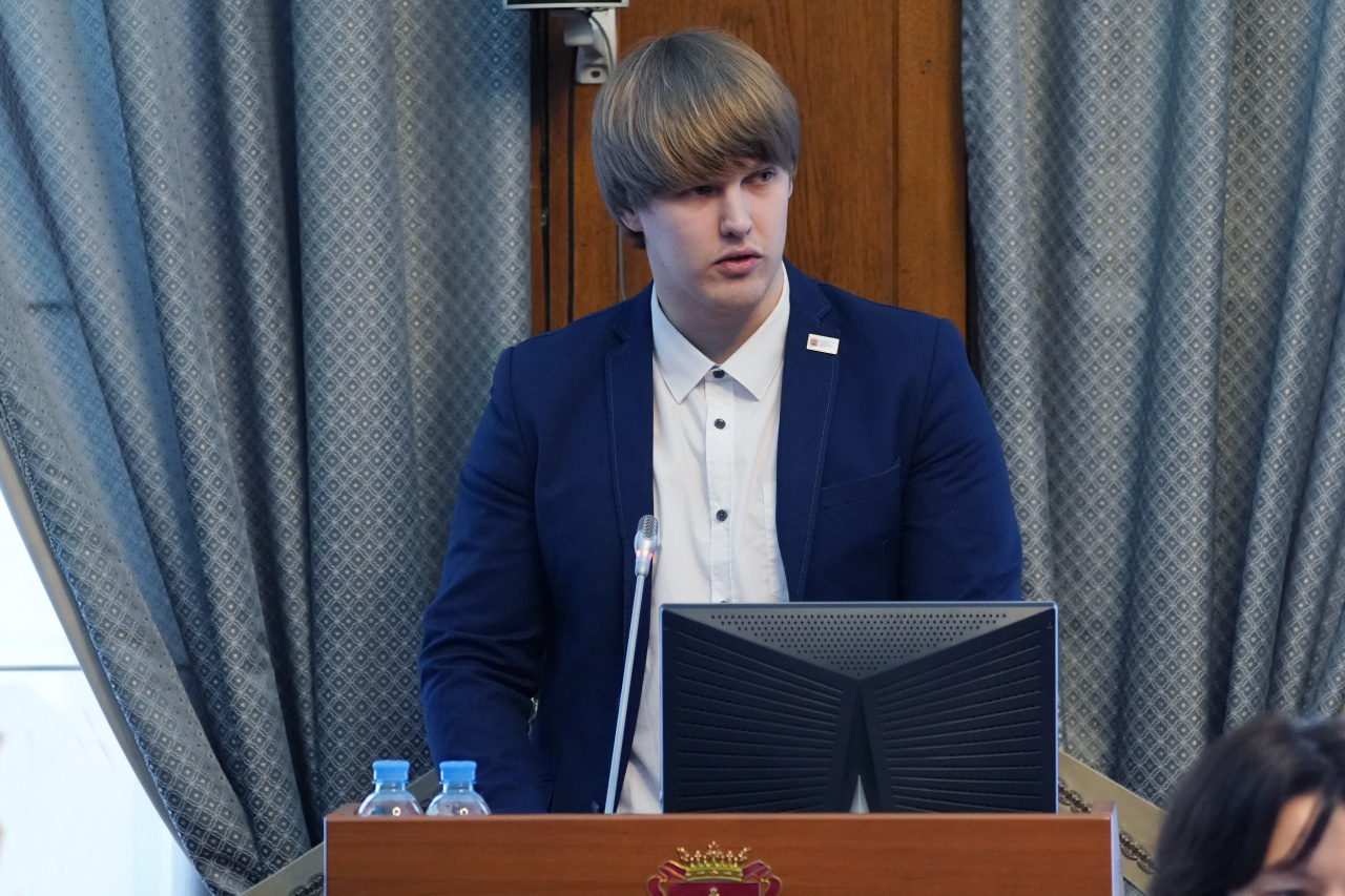 Алиханову на заседании правительства рассказали о школе диджеев