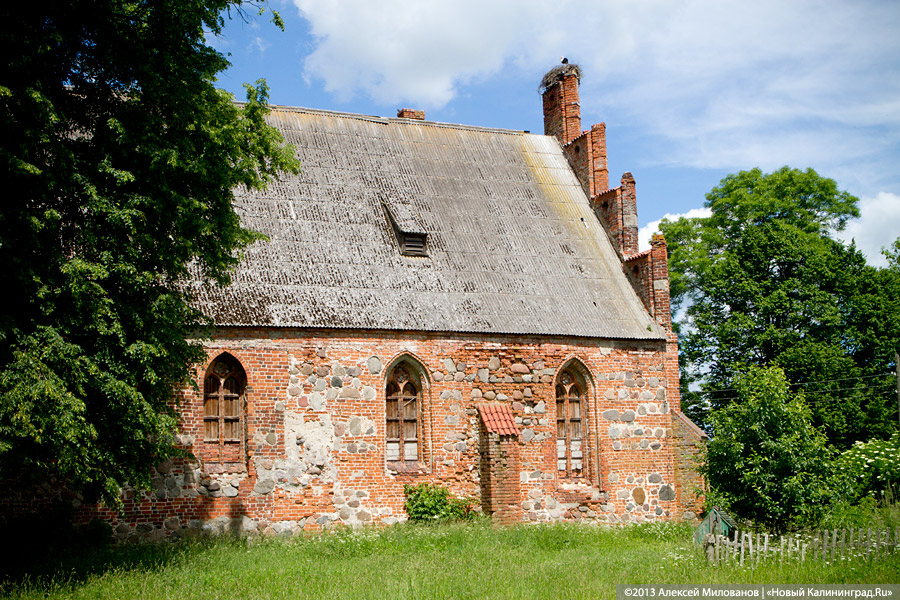 Протестанты и надгробия: кирху в пос. Дружба перестали восстанавливать после передачи РПЦ