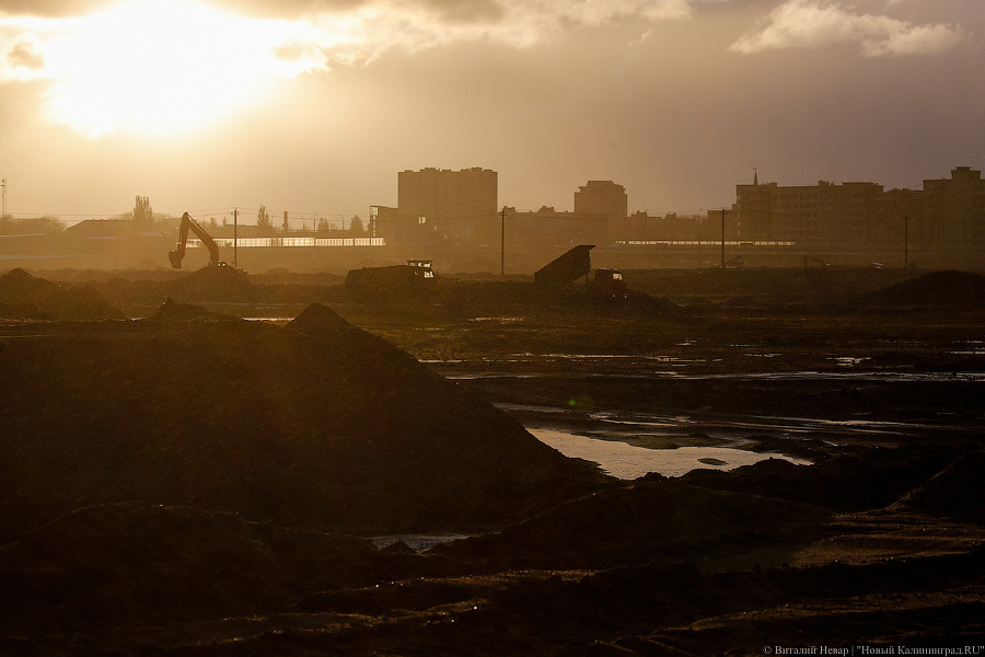 И Остров плывет: что происходит в «сезон дождей» у нового стадиона