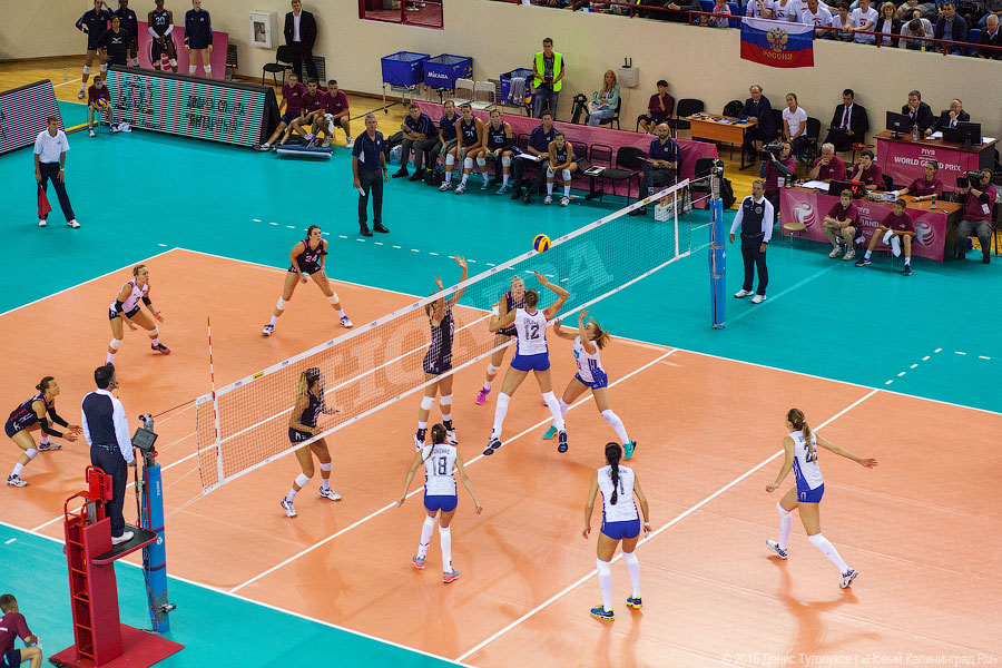 Первый блин комом: российские волейболистки проиграли американкам (фото)