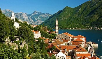 Объявляем о распродаже горящих туров в Черногорию + тур в Польшу в подарок