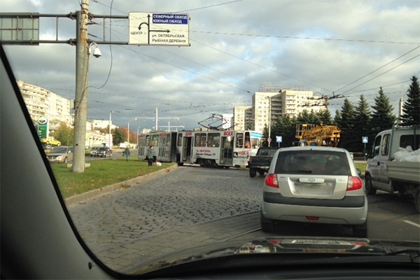 В Калининграде на Московском проспекте загорелся трамвай (фото)