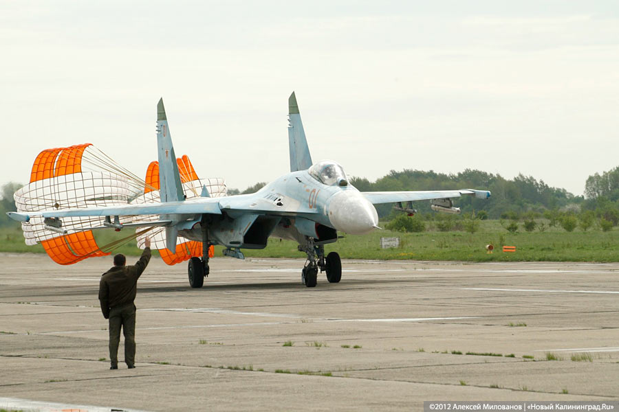 «Учёба в небе»: фоторепортаж с тренировочных полётов Су-27