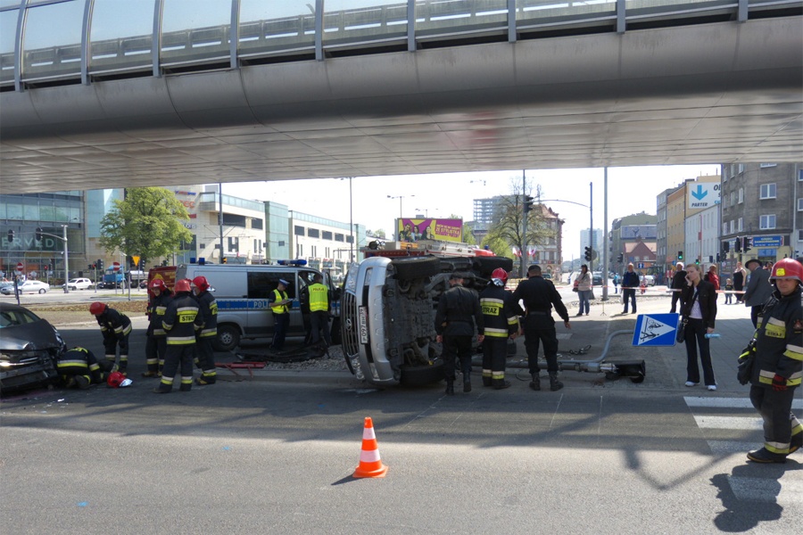В ДТП в Гданьске перевернулся российский автомобиль, пострадал подросток (+фото)