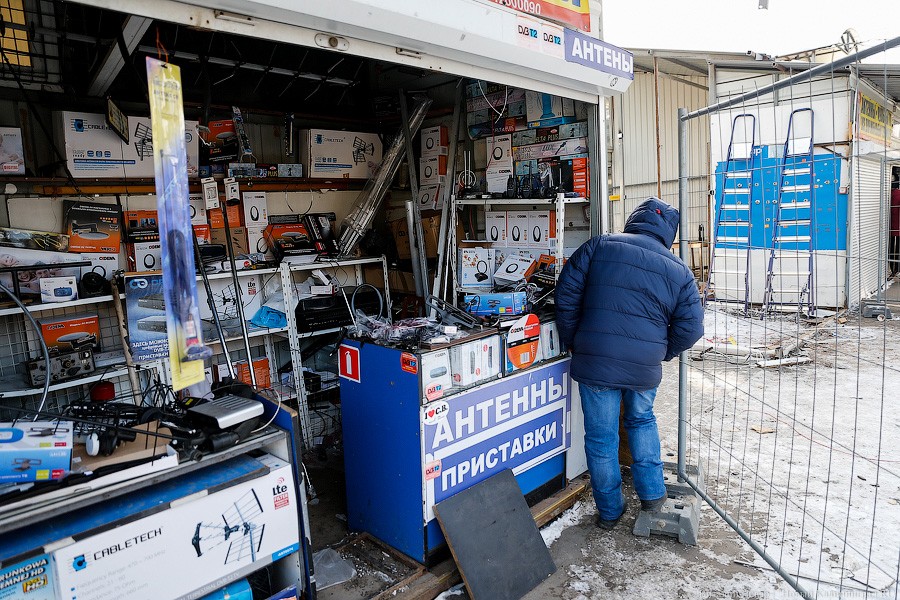 Последние могикане: как сносят промтоварные ряды Центрального рынка (фото)