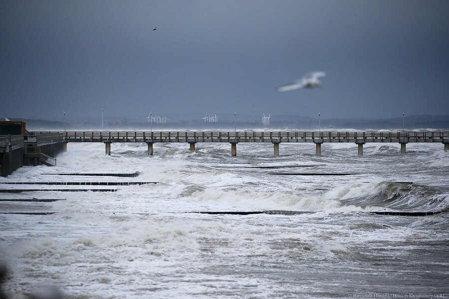 На калининградском побережье отменили штормовое предупреждение о сильных волнах