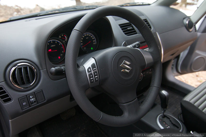 «Компактные противоречия»: тест-драйв полноприводного Suzuki SX4