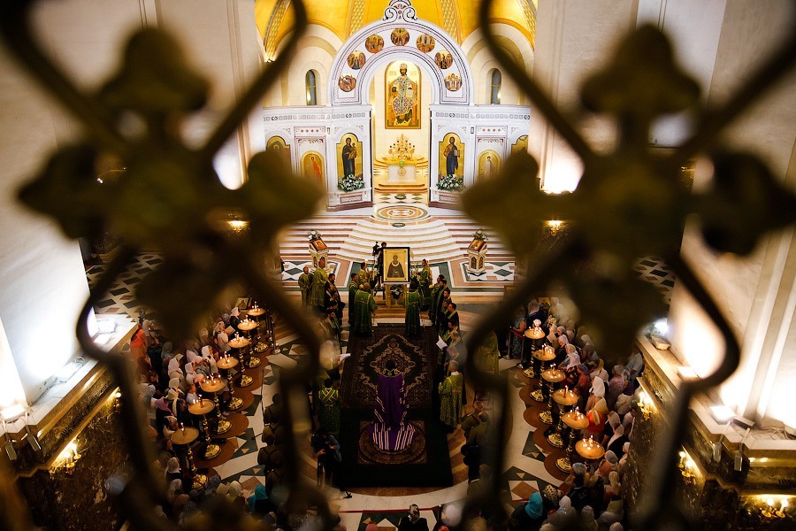 РПЦ предложила ограничить торговлю по воскресеньям ради укрепления семей