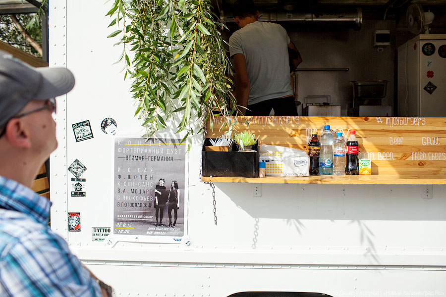 Хлеб насущный: как прошел маркет бургеров в Музее Мирового океана