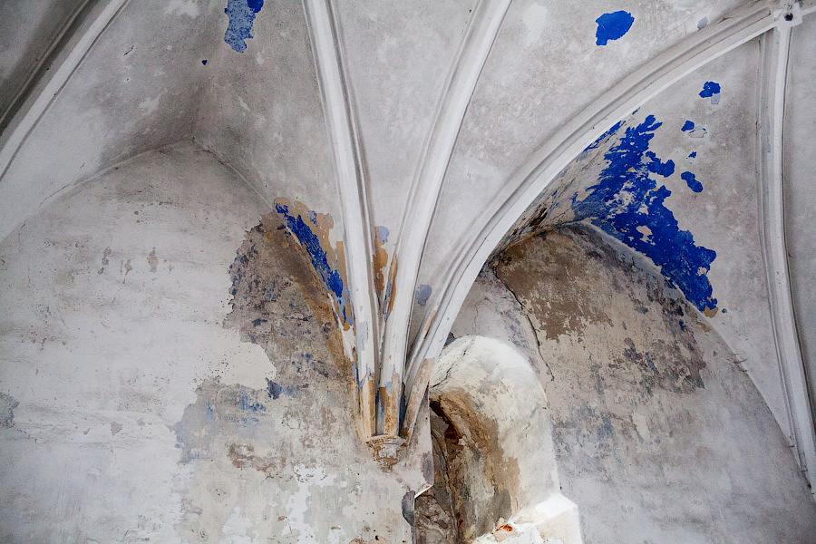 «У нас здесь не Алькатрас»: как сегодня выглядит замок Тапиау и что ждёт бывшую тюрьму (фото)