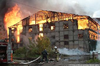 Последствия пожара на Белгородской: десятки квартир в соседнем доме остались без окон