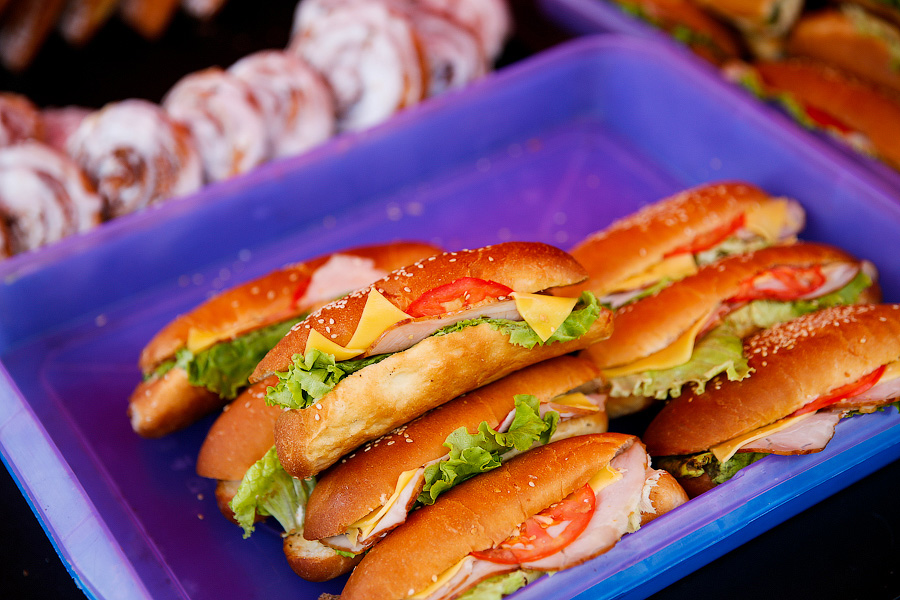 Картофельные кишки и шашлык на вилах: чем кормили на День города