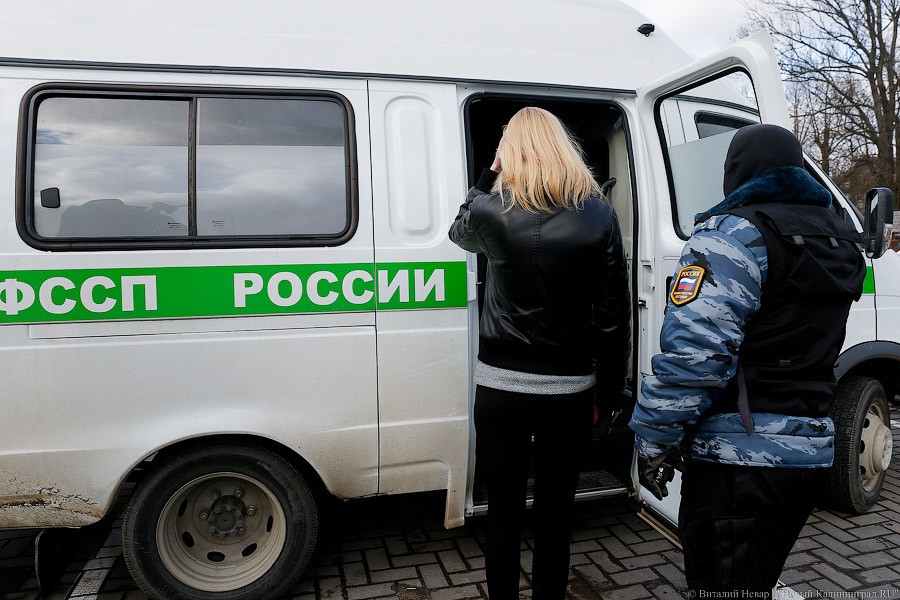 В Калининграде судебный пристав совершил 12 преступлений