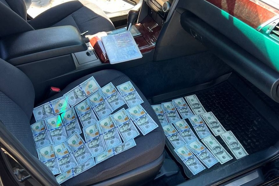 В Калининграде члена совета директоров агрофирмы обвиняют во взятке чиновнику (фото)