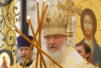 Дайджест прессы: “Патриарх и пробки” и “Без виз, но с очередями на границах”