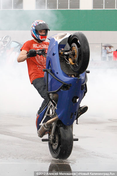 «Скользящие»: фоторепортаж с дрифт-шоу