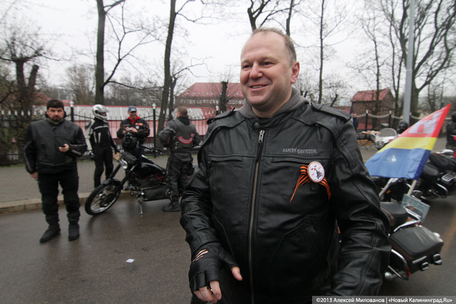 «С венком и шумом на Бранёво»: калининградская делегация отправилась в Польшу