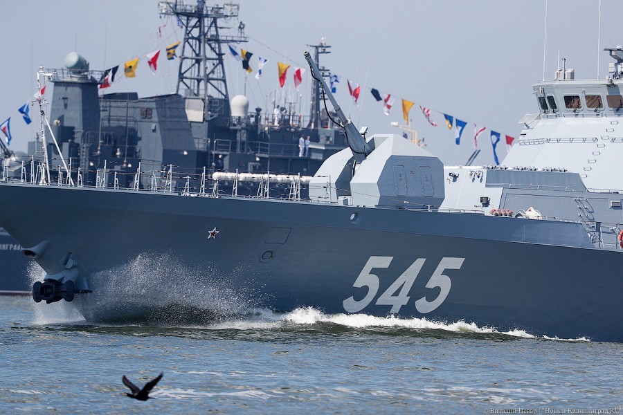 Праздничная программа: в Балтийске прошла репетиция парада ко Дню ВМФ (фото)