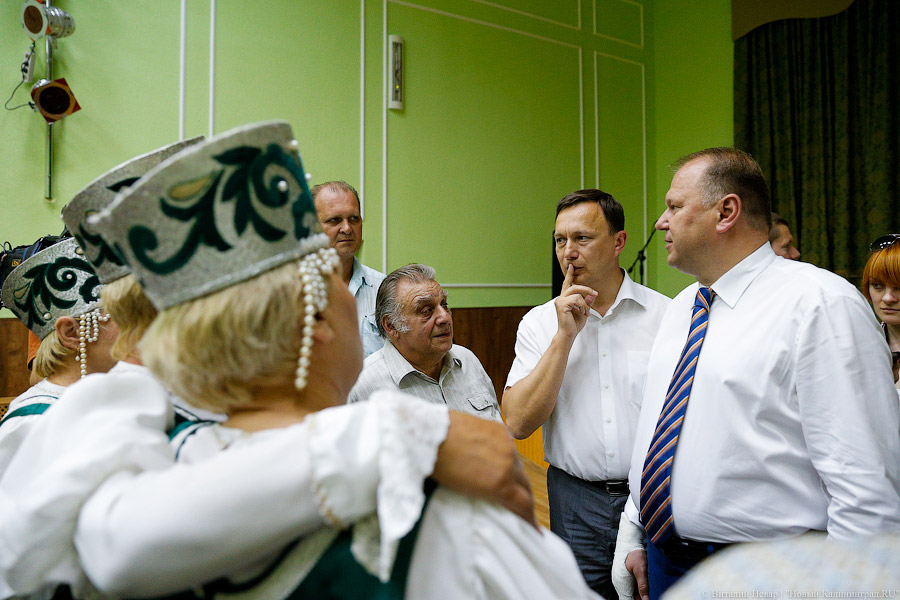 Ремонт и сироты: как Цуканов отремонтированные дома в Советске смотрел