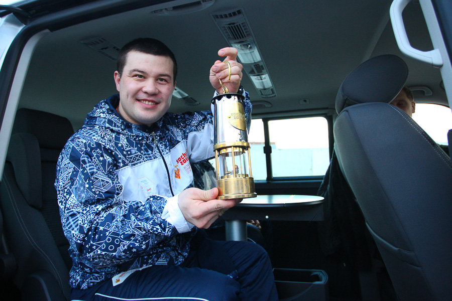 «Огоньку не найдется?»: Светлогорск встретил олимпийскую эстафету