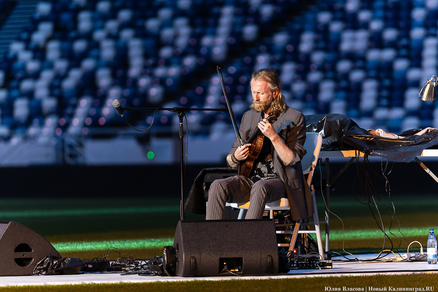 «Звуковая скульптура»: на стадионе «Калининград» устроили саунд-арт-концерт