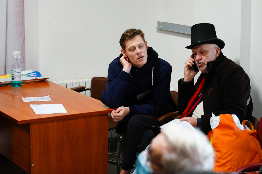 Вне зоны ковид-фри: что происходит в МФЦ на площади Победы после новых ограничений