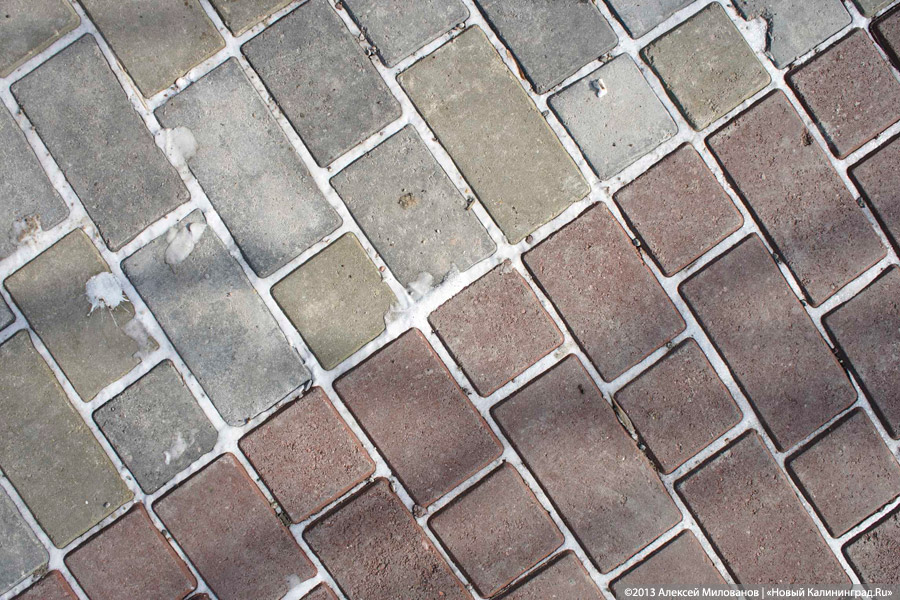 Подрядчик реконструкции сквера за Юношеской о разъехавшейся плитке: «Так вот получилось» (+фото)