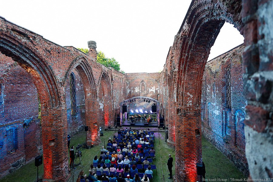 Музыкальное приношение: концерт в руинах кирхи Святого Якоба в фотографиях (фото)