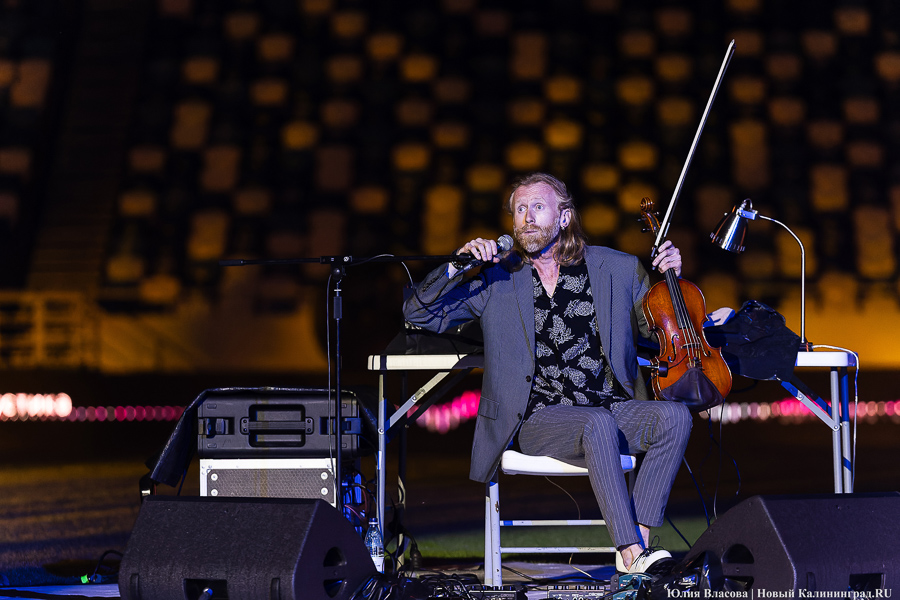 «Звуковая скульптура»: на стадионе «Калининград» устроили саунд-арт-концерт