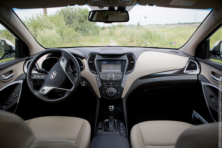 Дом на колесах: тест-драйв Hyundai Grand Santa Fe