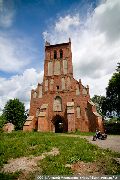 Шаткие ступени: кирха в Железнодорожном стала местом для опасных игр